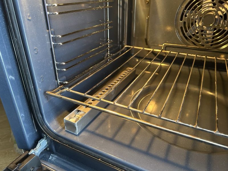 BW Stoombakje in inbouwoven bodem van de oven in diepte BW Stoombakje in inbouwoven bodem van de oven in diepte